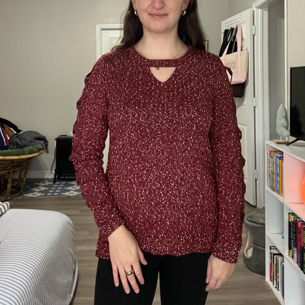 Burgundy and white speckled sweater with braided ribbon sleeves